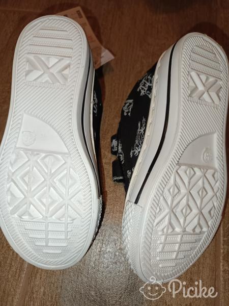 Új! 28-as F&F cipő