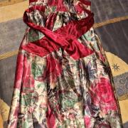 8/9évesre gyönyörű ruha