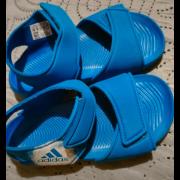 Adidas szandál 29es