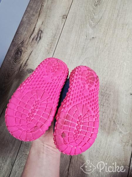 18/19 benti cipő