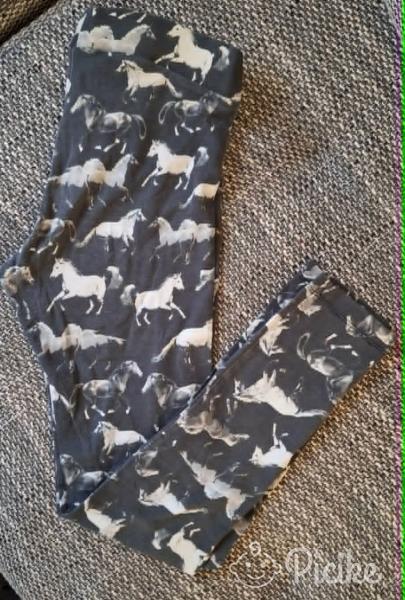 134/140re lovas,vékony leggings