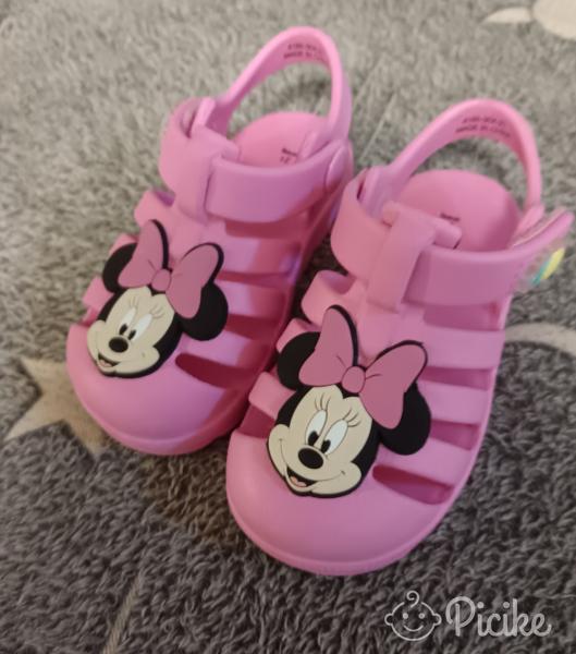 Minnie egeres szandál 21-es